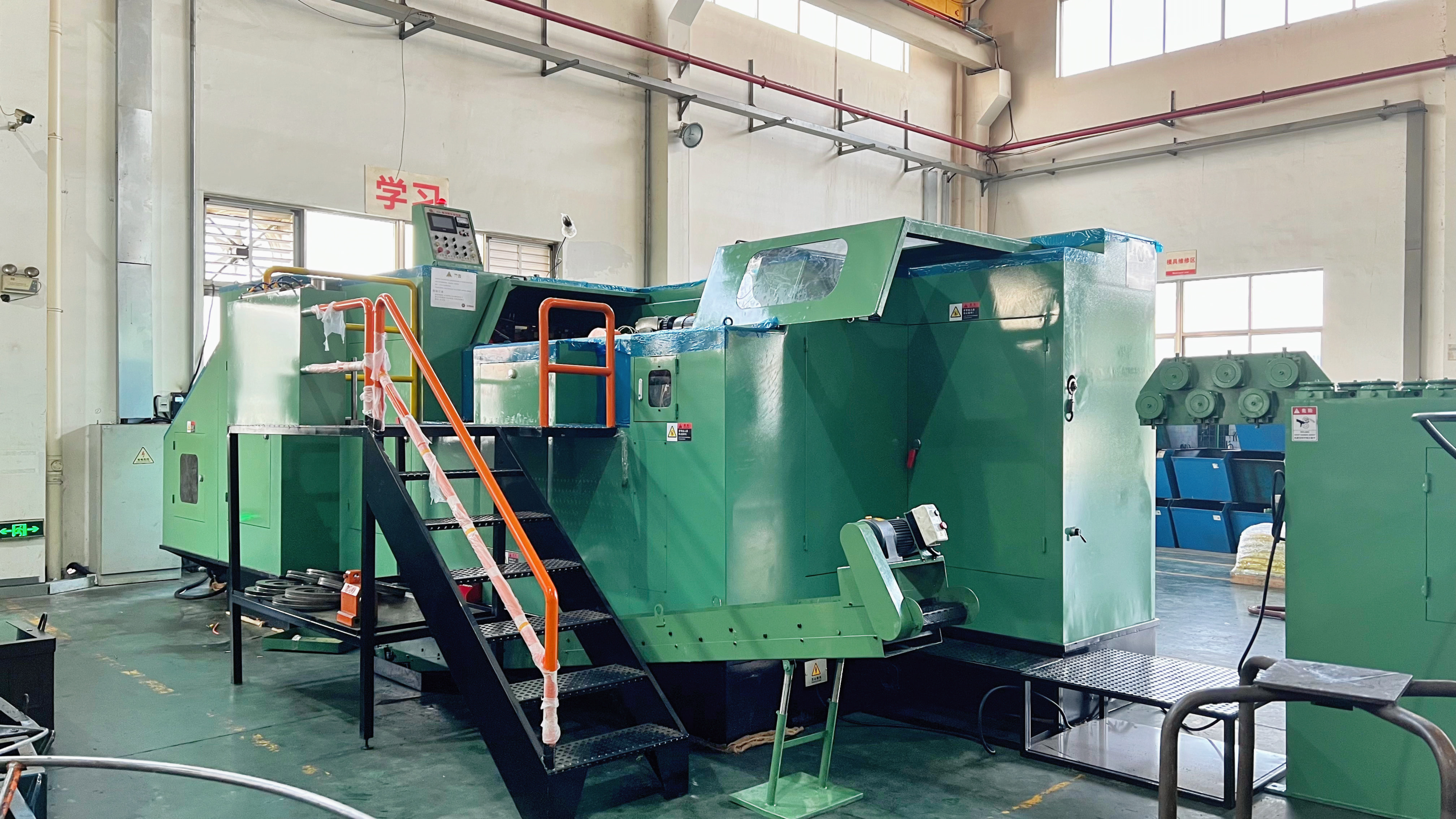 Nâng cấp công cụ của chúng tôi, hoàn thiện quy trình thủ công của chúng tôi: Jinsixi giới thiệu máy tạo phôi nguội 24B để sản xuất ốc vít cỡ lớn